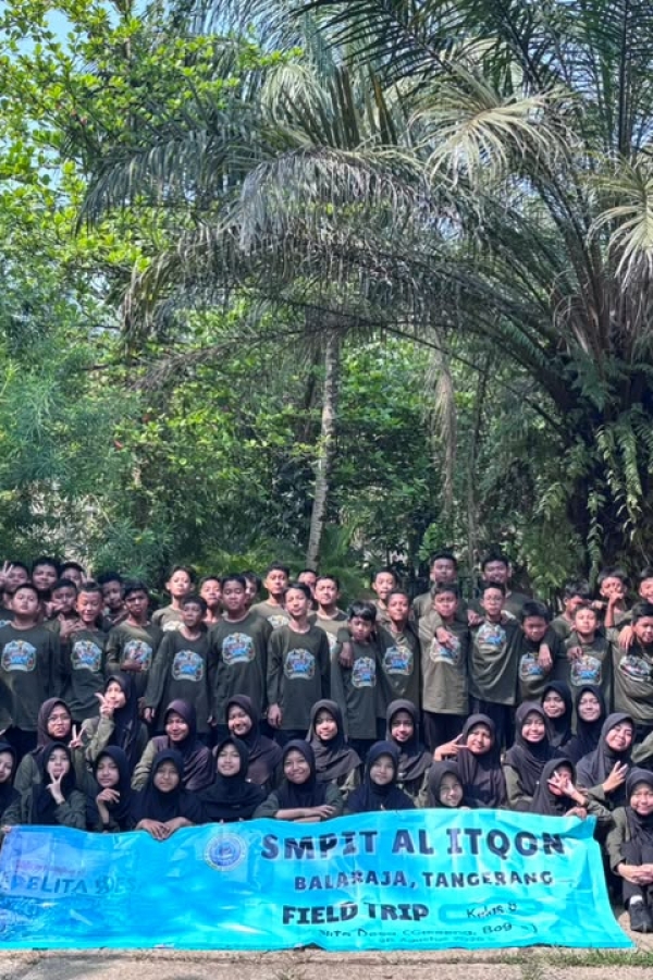 FIELD TRIP  KELAS 8 CISEENG BOGOR